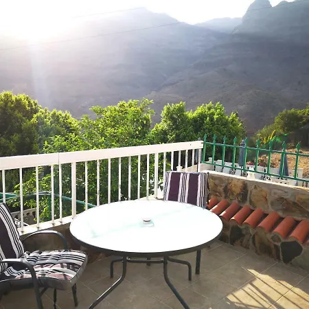 Tomas Y Puri Lägenhet Fátaga