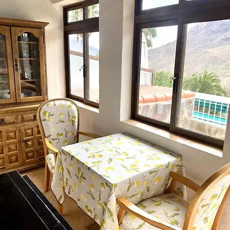 Tomas Y Puri Apartment