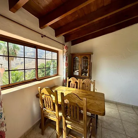 Tomas Y Puri Apartment Fataga