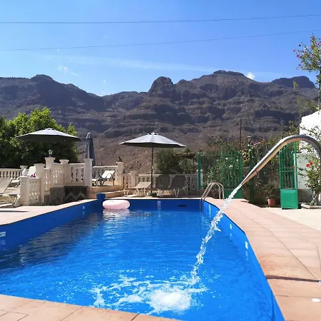 Tomas Y Puri Apartment