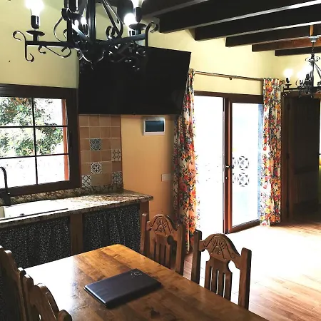 Tomas Y Puri Apartmán Fátaga