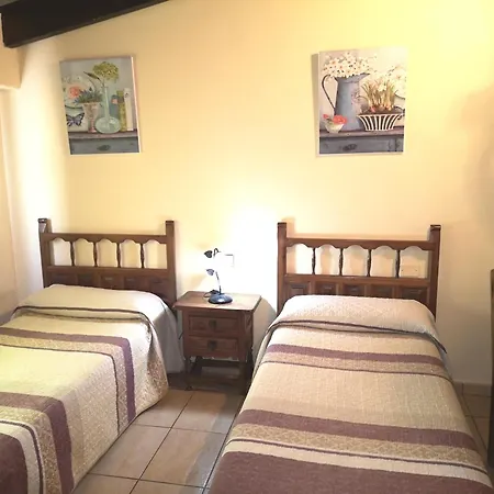 Tomas Y Puri Apartmán