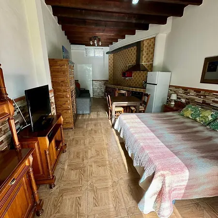 Tomas Y Puri Apartmán