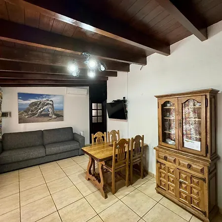 Tomas Y Puri Apartmán
