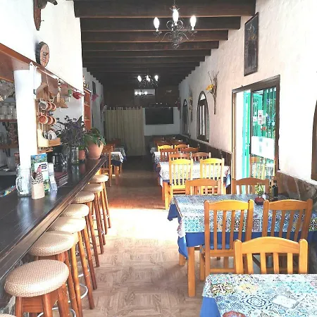 Tomas Y Puri Apartmán Fátaga